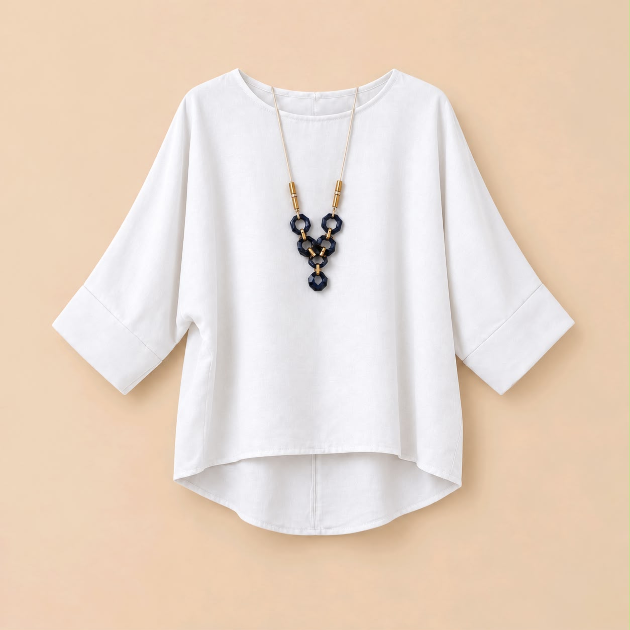 3/4  top with necklace